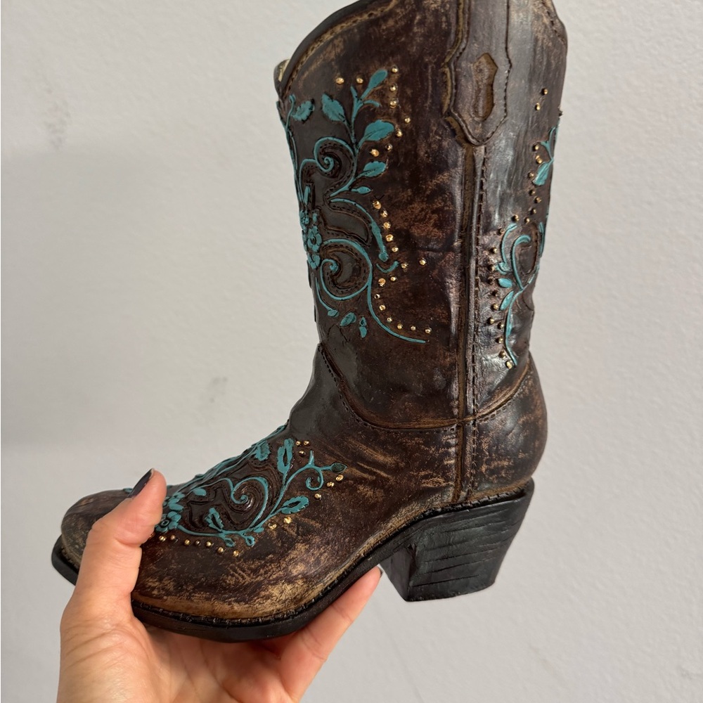 Brown Western Boot Vase with Turquoise Embroidery